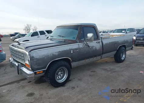 1985 Dodge D-Series D100/D150 z USA, uszkodzony, nr VIN 1B7GD14TXFS702871